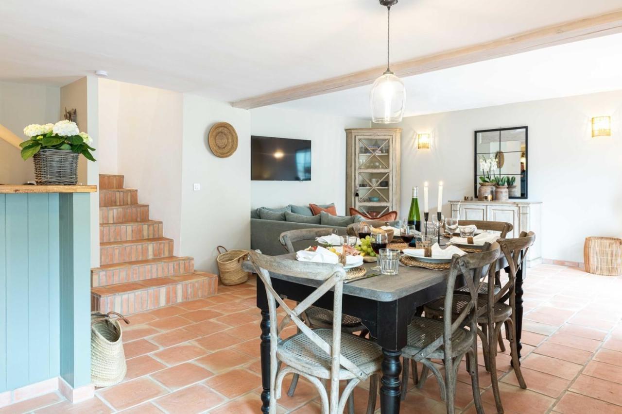Pretty Historical Village House Grimaud Exterior photo