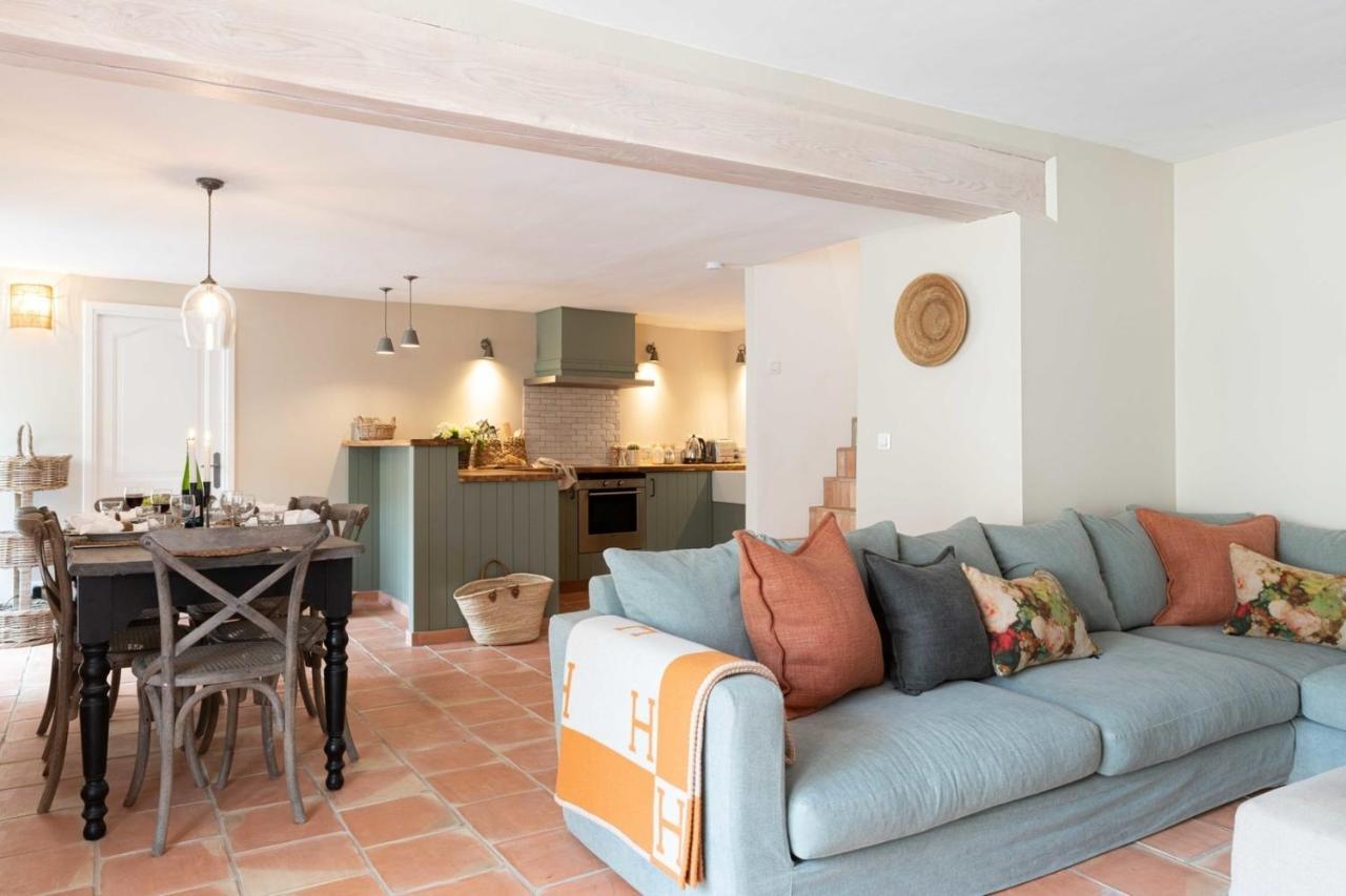 Pretty Historical Village House Grimaud Exterior photo
